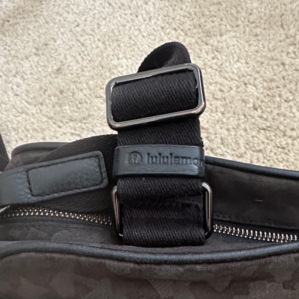 lululemon athletica Brown Crossbody Bag - Picture 4 of 5